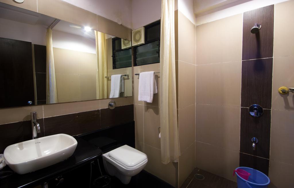 The Grand Continent Hotel Bangalore Exterior photo